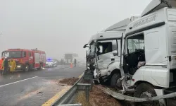 Feci kaza! Yolcu otobüsü ile 2 tır çarpıştı: 1 ölü, 15 yaralı!
