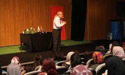 Akademisyen yazar Prof. Dr. Halit Ertuğrul İpekyolu’nda konferans verdi