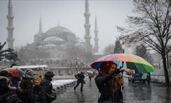 İstanbul'da beklenen kar geldi! Lapa lapa yağdı...