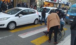 Van’da engelli gencin haklı isyanı: Yolu trafiğe kapatıp protesto etti!