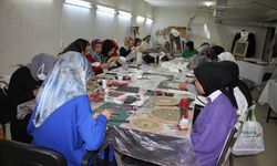 Van'da kurslara katılan kadınlar becerilerini geliştiriyor