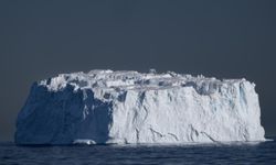 Devasa buz dağının hareketi gelecek yıllardaki iklim krizinin göstergesi olabilir