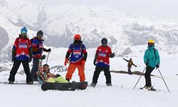 Hakkari'deki kayak merkezi nisanda da kayak tutkunlarını ağırlıyor