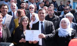 Van Büyükşehir Belediye Başkanı Abdullah Zeydan mazbatasını aldı!