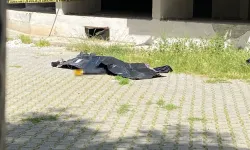 Hırsızlık yapan adam çarşafları sarkıtıp inerken öldü