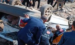 Hakkari’de otomobil devrildi: 9 yaralı