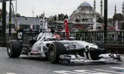Formula 1 Türkiye'ye geri dönüyor: Bakan Ersoy müjdeyi duyurdu!