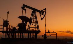 Brent petrolün varil fiyatı kaç dolardan işlem görüyor?