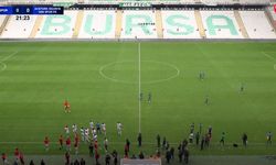 Flaş! Vanspor, Bursaspor maçında sahadan çekildi!