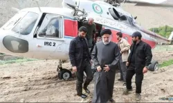 İran Cumhurbaşkanı Reisi'nin konvoyundaki üç helikopterden biri düştü