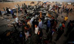 İsrail Refah'taki çadır kentte yine katliam yaptı!