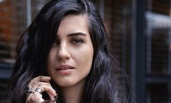 Tuba Büyüküstün sosyal medyanın diline düştü!