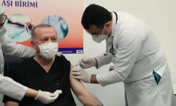 Cumhurbaşkanı Erdoğan’a koronavirüs aşısı yapan Vanlı doktor bakanlıktaki görevinden ayrıldı!