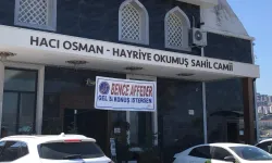 Camiye asılan afiş büyük ilgi gördü: Bence affeder