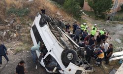 Minibüs devrildi: Çok sayıda işçi yaralandı!