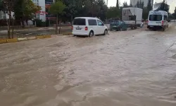 Sağanak sonrası su baskını