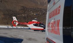 Çatak'ta tedavisi gören hasta ambulans helikopterle Van'a getirildi!