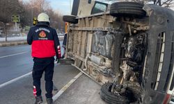 Van'da virajı alamayan minibüs takla attı, 2 kişi yaralandı!