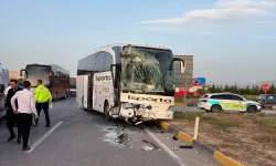İki yolcu otobüsü çarpıştı: 1'i ağır 28 yaralı