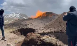 Doğal gaz hattına yıldırım düştü, alevler iki gün boyunca sönmedi