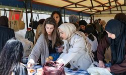 Van'da akademisyenler ve öğrenciler Gazze yararına kermes düzenledi