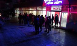 "Yol verme" tartışması bıçaklı kavgaya dönüştü: 2'si ağır 5 kişi yaralandı!