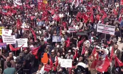 Van'da Özgür Özel’den yeni sürece tam destek: “Terörsüz Türkiye’ye evet diyoruz”