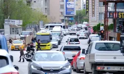 Van trafiğinde alarm: Araç sayısı 90 bini aştı, sokaklar taşmaya başladı