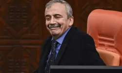 Sırrı Süreyya Önder'in hafızalara kazınan renkli görüntüleri