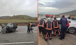 Feci kaza! İki otomobil kafa kafaya çarpıştı: 2 ölü, 2 yaralı!
