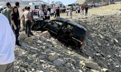 Kontrolden çıkan araç şarampole uçtu: Aynı aileden 3 kişi öldü, 3 kişi yaralandı!