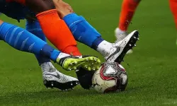 Ünlü futbolcu kız arkadaşını hastanelik etti