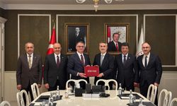 Van heyetinden Bakan Bak’a önemli ziyaret: Yeni stadyum projesi masaya yatırıldı!