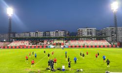 Vanspor taraftarı takımlarını yalnız bırakmadı! Play-Off öncesi moral depolandı…