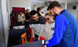 Van YYÜ'den tiyatroya estetik dokunuş: Maket Sergisi sanatseverlerle buluştu