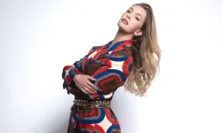 Yasemin Kay Allen'e sıcak bastı! Gece denize girdi