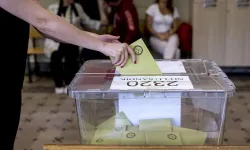 Bugün seçim olsa hangi partiye oy verirsiniz? İşte son anketten şarşırtan sonuçlar...