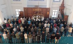 Van’da Kurban Bayramı coşkusu camilerde yaşandı