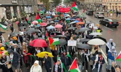 İsveç'te yüzlerce kişiden Filistin'e destek: Protesto yürüyüşü düzenlendi