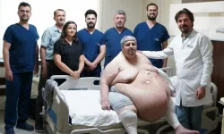 310 kiloluk hasta sedyede geldiği hastaneden yürüyerek çıktı