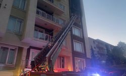 Van'da 5'inci katta bulunan evde yangın meydana geldi