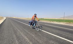 Mersinli bisikletçiden Van Gölü için dikkat çeken eylem!