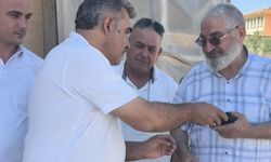 Özel halk otobüsü şoförü, araçta düşürülen cüzdanı sahibine ulaştırdı