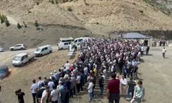 Kazada ölen aynı aileden 4 kişi toprağa verildi