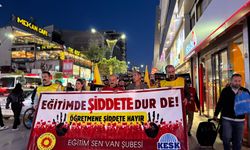 Van’da öğretmenlere saldırı sonrası yürüyüş düzenlendi!