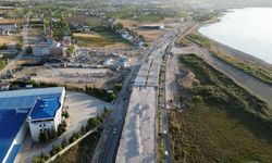 Edremit yolundaki köprülü kavşak bugün trafiğe açılıyor