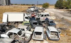 Terk edilen yediemin parkındaki araçlar yağmalandı