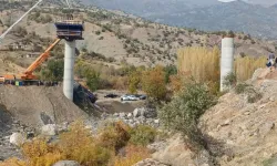 Diyarbakır'da inşaat çöktü! 4 kişi yaralandı, 2 kişi enkaz altında