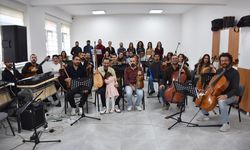 Van'da öğretmenler korosu sahne almaya hazırlanıyor