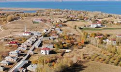 Van’ın yeni turizm cenneti sonbaharın renklerine büründü!